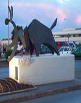 MONUMENTO DE BOUS A LA MAR